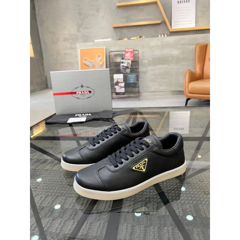 Pra*a casual shoes